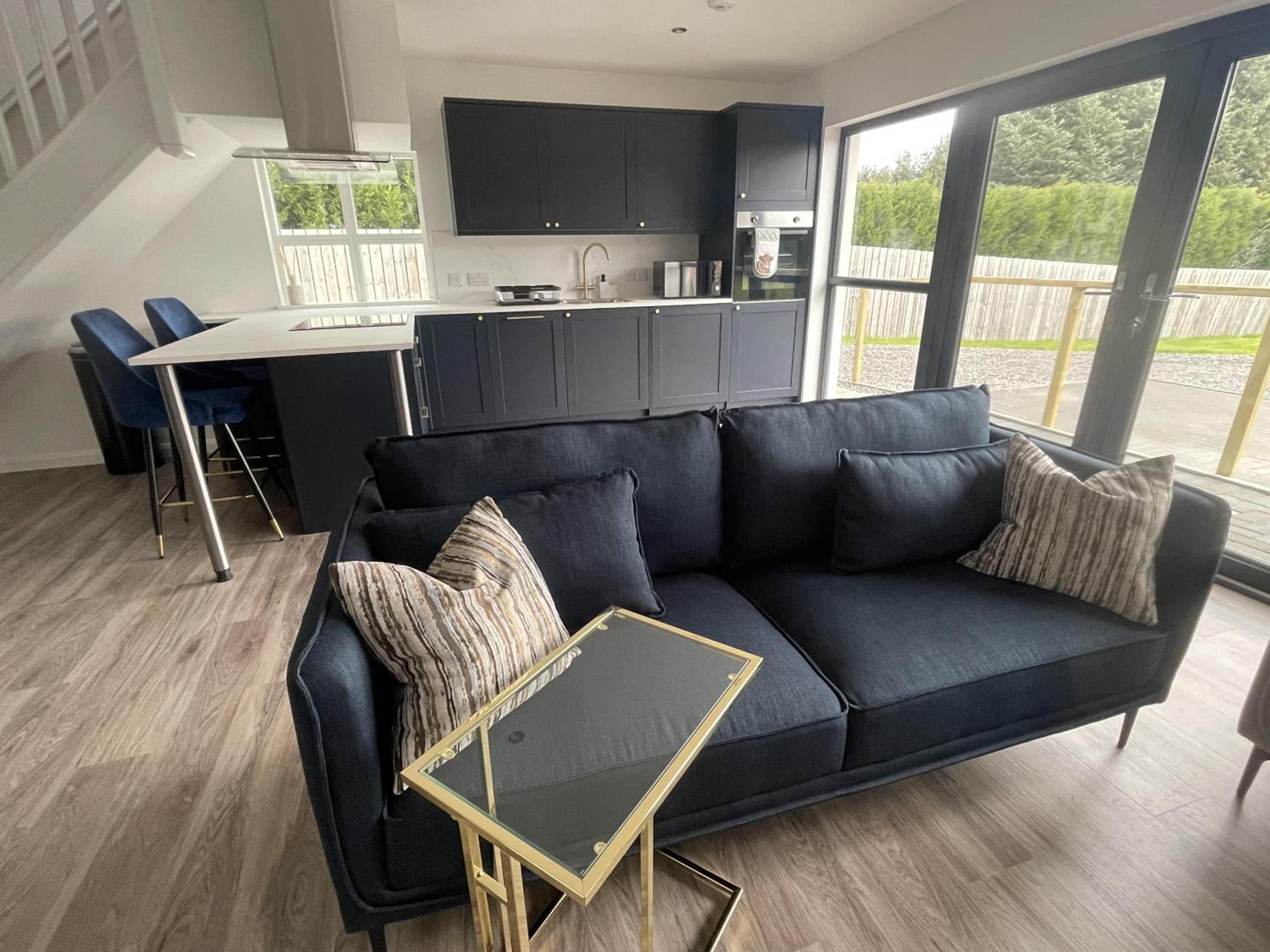 4 Guests - Inverness Highland Hideaway Nc500 view 4