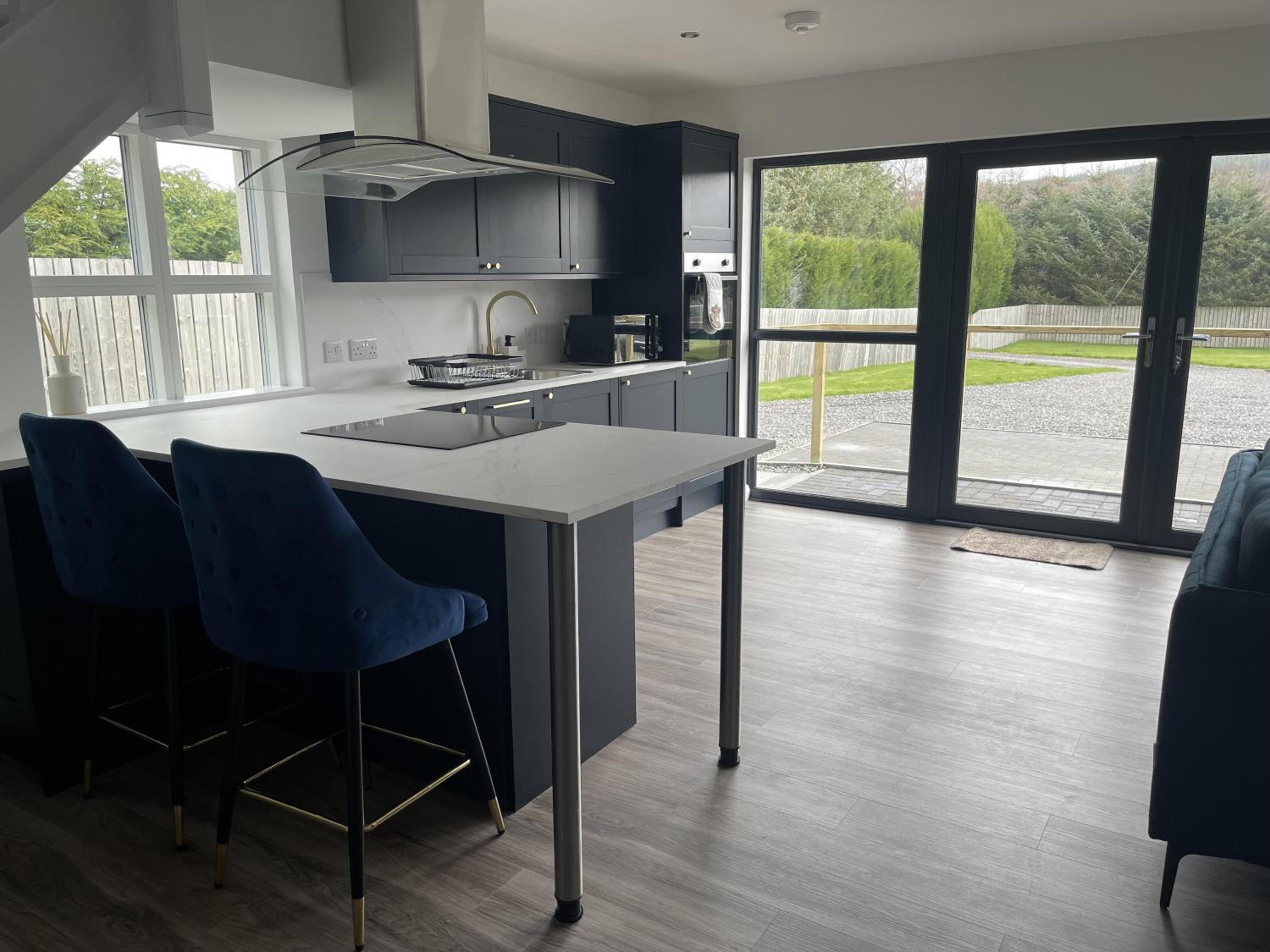 4 Guests - Inverness Highland Hideaway Nc500 view 5
