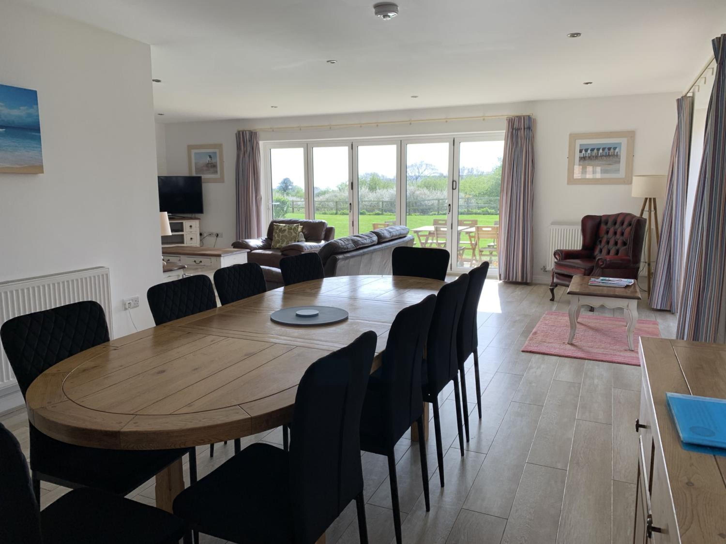 Bempton View at The Bay Filey, sleeps 10, and 2 dogs welcome for free too!