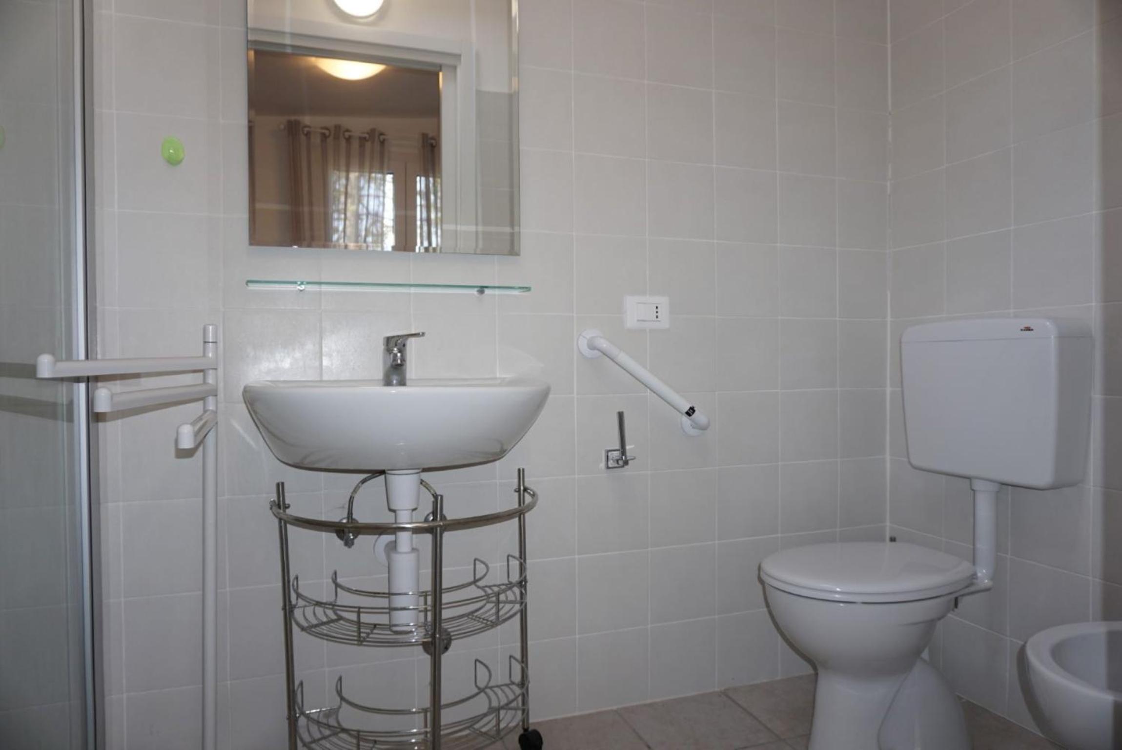 Holiday home with garden and shared pool
