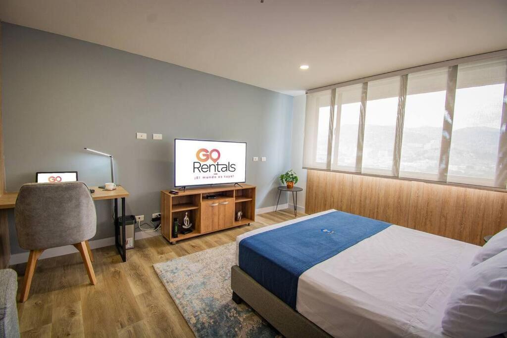 TOP FLOOR Studio Poblado, A/C, Coworking, gym 1416 view 3