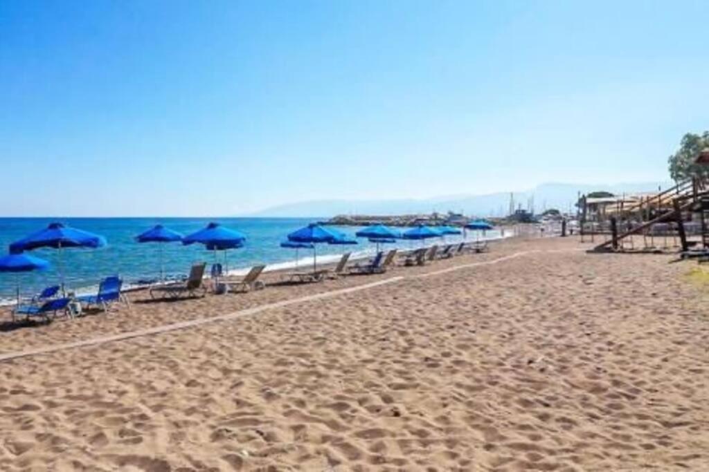 Blue pearl, seaside aprtm with pool at Latchi Marina