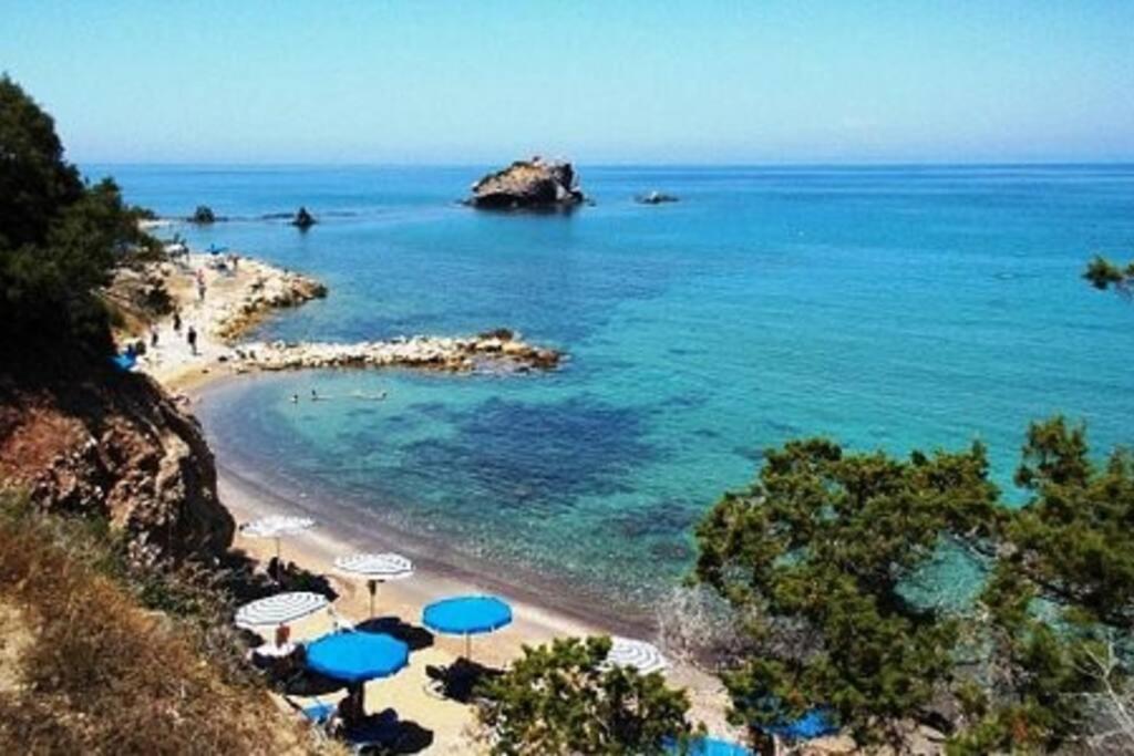 Blue pearl, seaside aprtm with pool at Latchi Marina