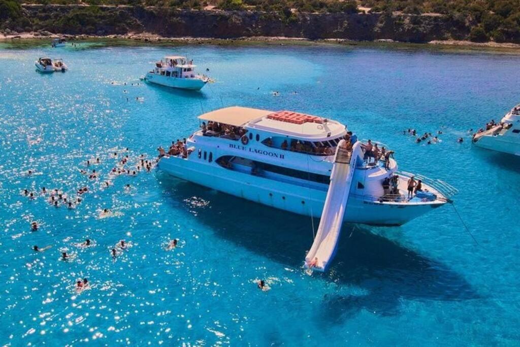 Blue pearl, seaside aprtm with pool at Latchi Marina