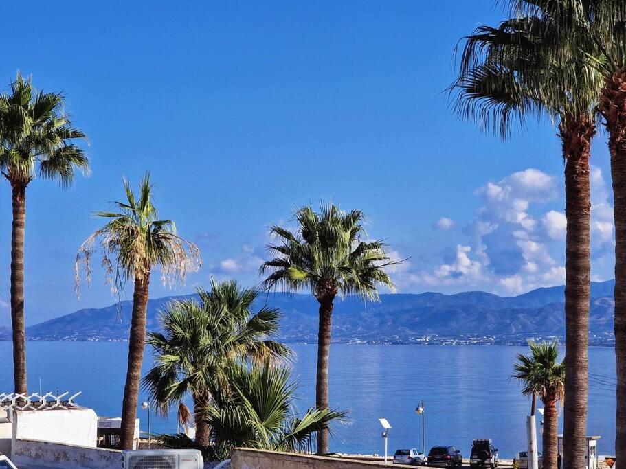 Blue pearl, seaside aprtm with pool at Latchi Marina