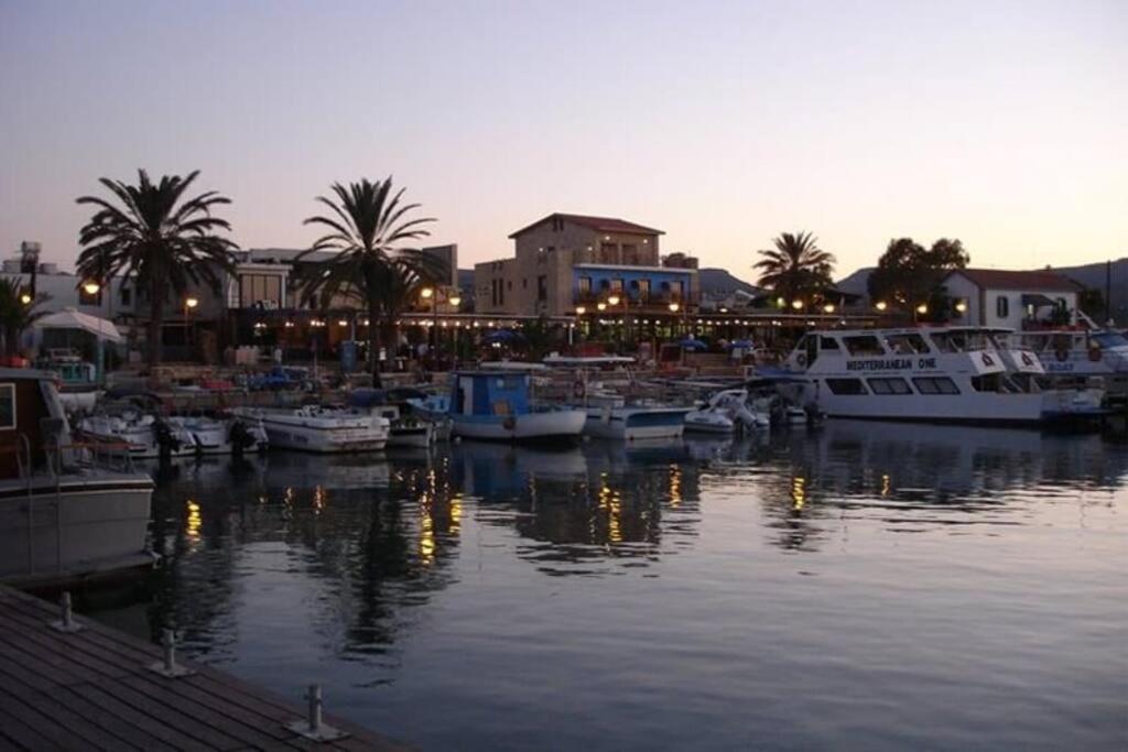 Blue pearl, seaside aprtm with pool at Latchi Marina