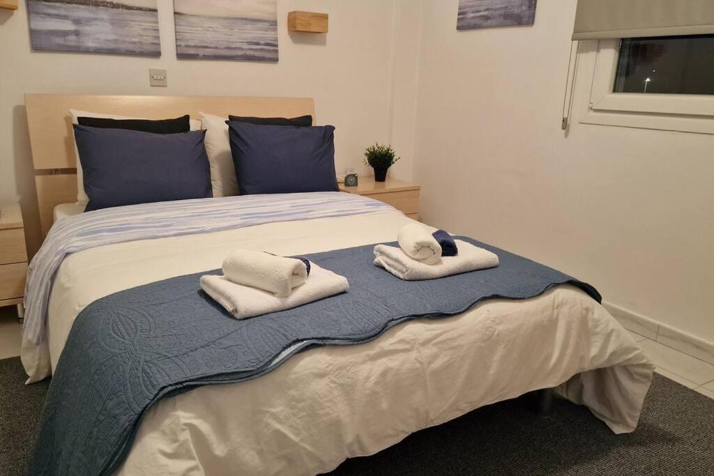 Blue pearl, seaside aprtm with pool at Latchi Marina