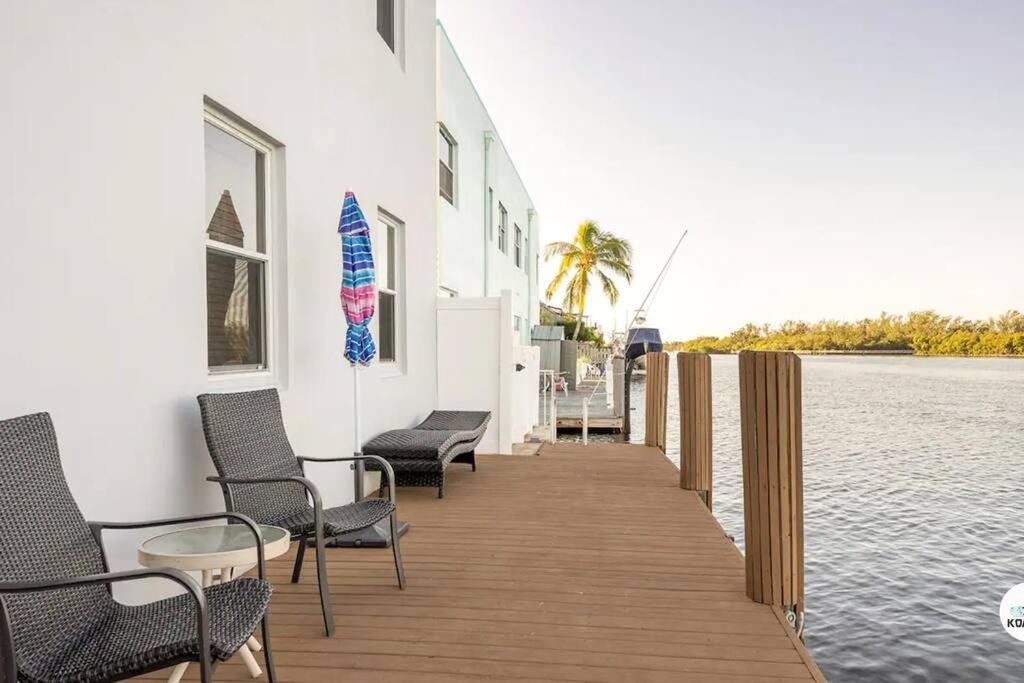 Komffy Studio Waterfront w/King Bed & Free Parking view 2