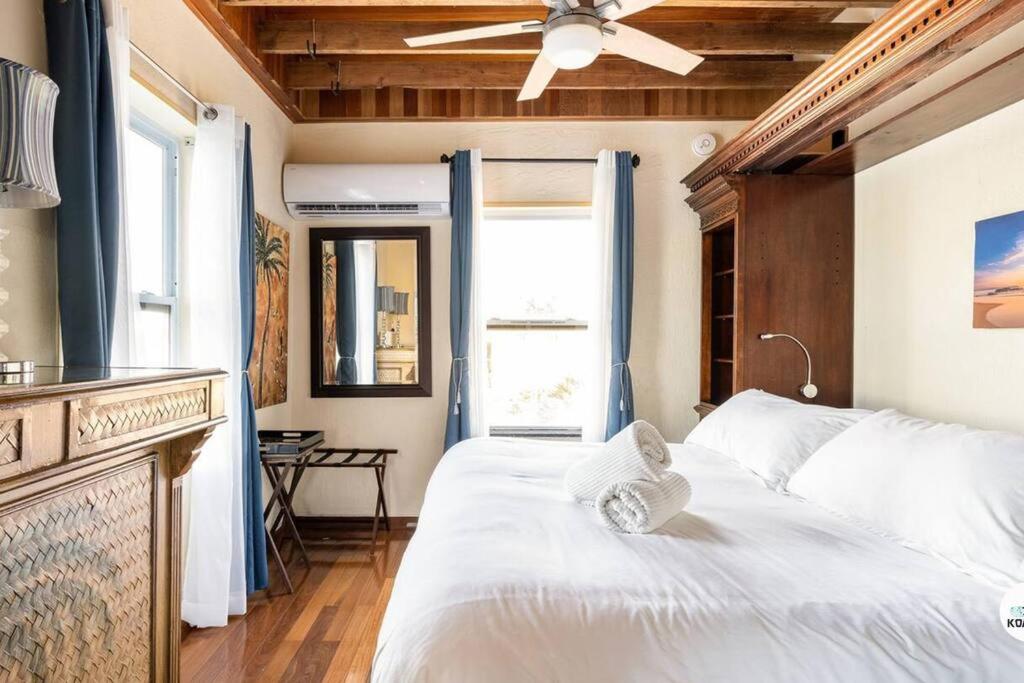 Komffy Studio Waterfront w/King Bed & Free Parking view 3