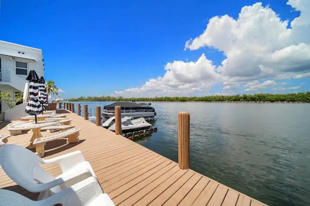 Waterside Escape w/Queen Bed & Free Parking view 5