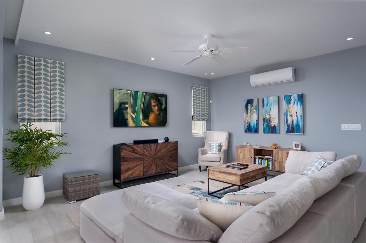 West Coast Luxury Seaview Villa w/Fairmont Beach Membership and Mega Pool