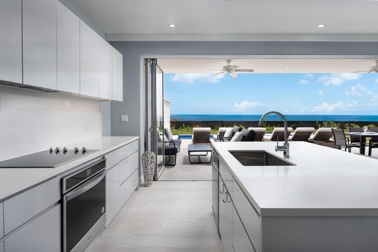 West Coast Luxury Seaview Villa w/Fairmont Beach Membership and Mega Pool