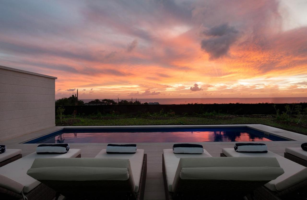 West Coast Luxury Seaview Villa w/Fairmont Beach Membership and Mega Pool