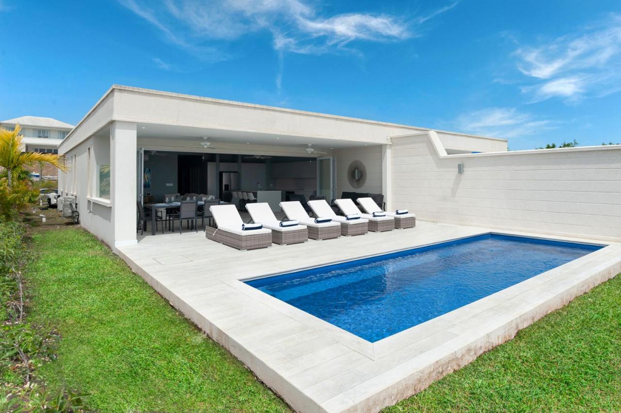 West Coast Luxury Seaview Villa w/Fairmont Beach Membership and Mega Pool