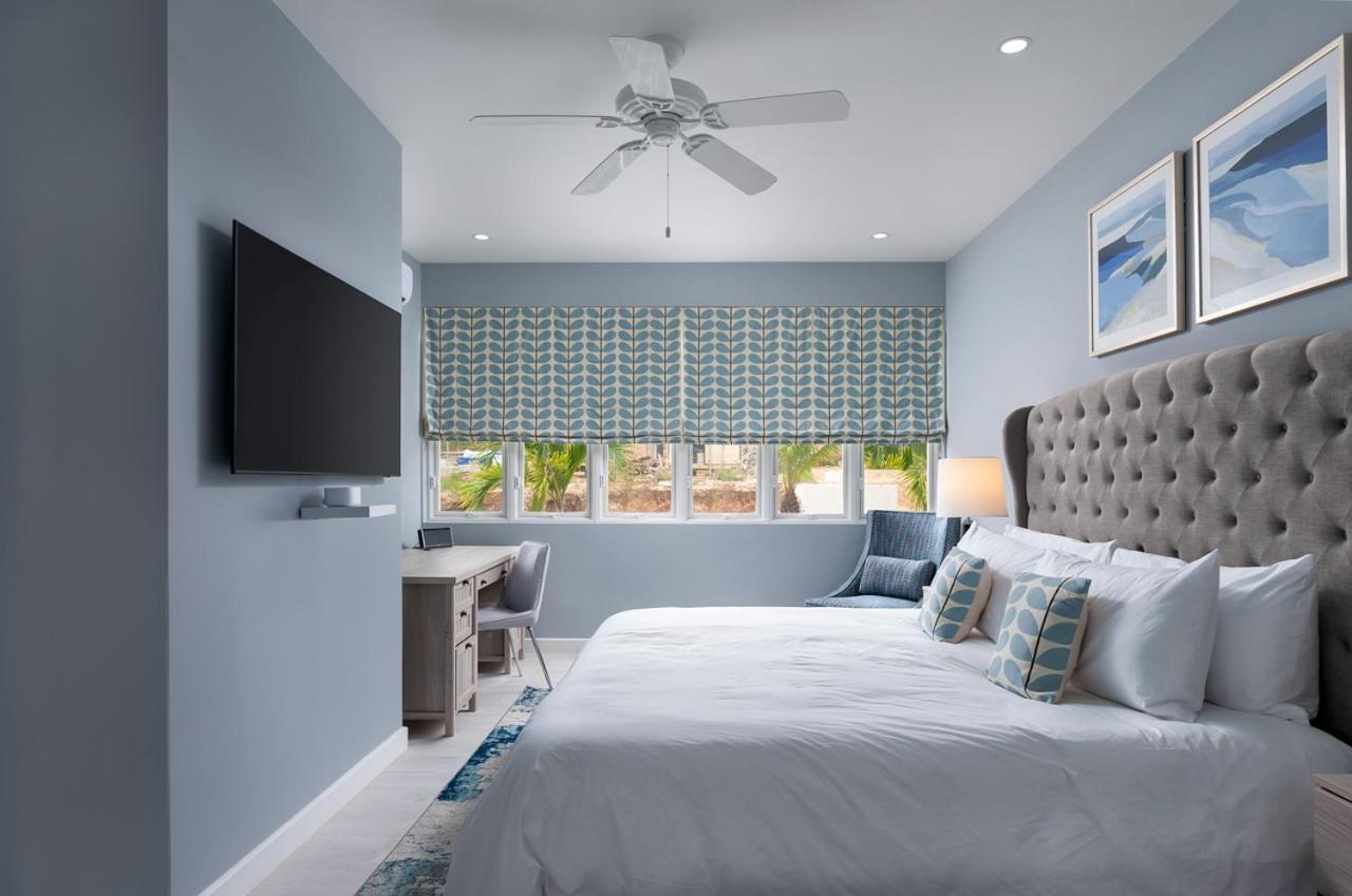 West Coast Luxury Seaview Villa w/Fairmont Beach Membership and Mega Pool