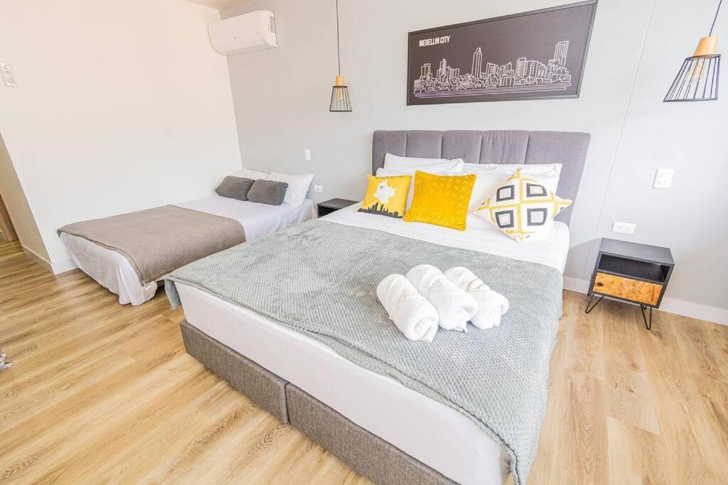 Bright Studio Topfloor A/C, Poblado Coworking1412