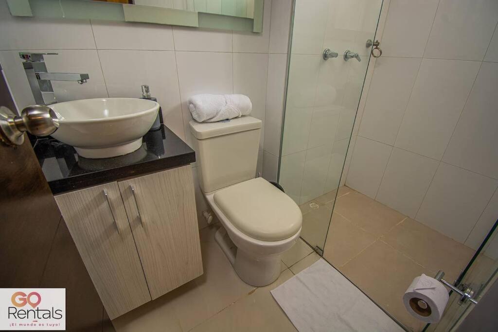Cozy studio in Poblado, parking, NO FEE 1107