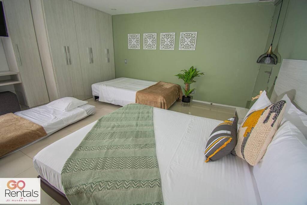 Cozy studio in Poblado, parking, NO FEE 1107