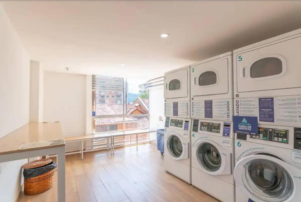 Stylish loft, balcony, fast internet, parking 210