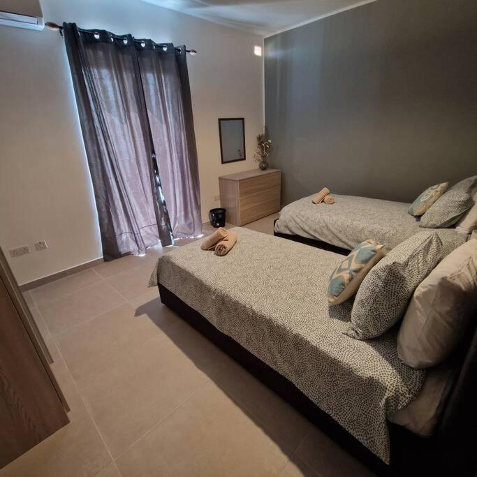 Centrally Located 3BR Sea View by Bus Terminus photo 4