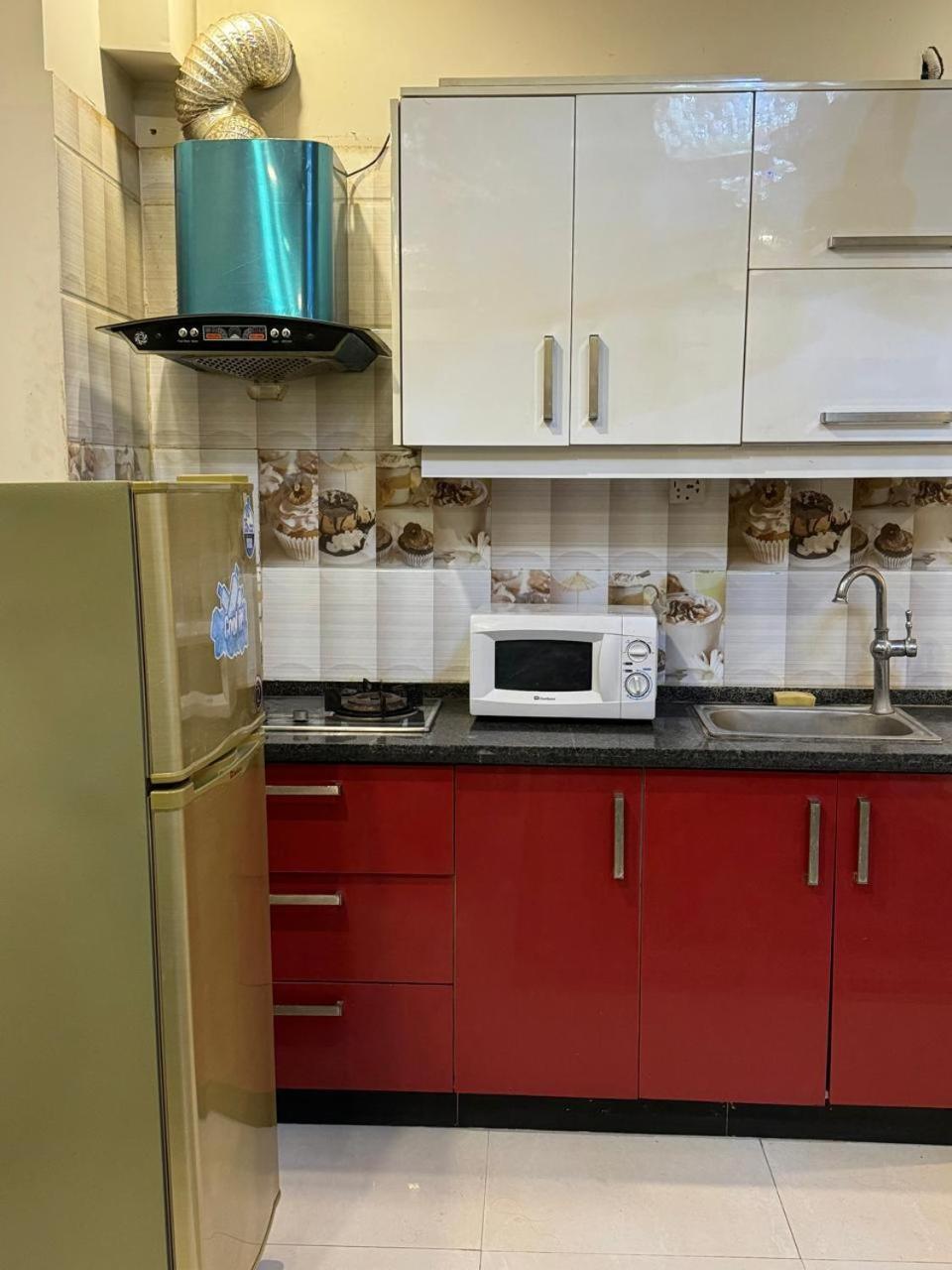 exSTAY.c. Single bed luxury apartment with underground parking view 4