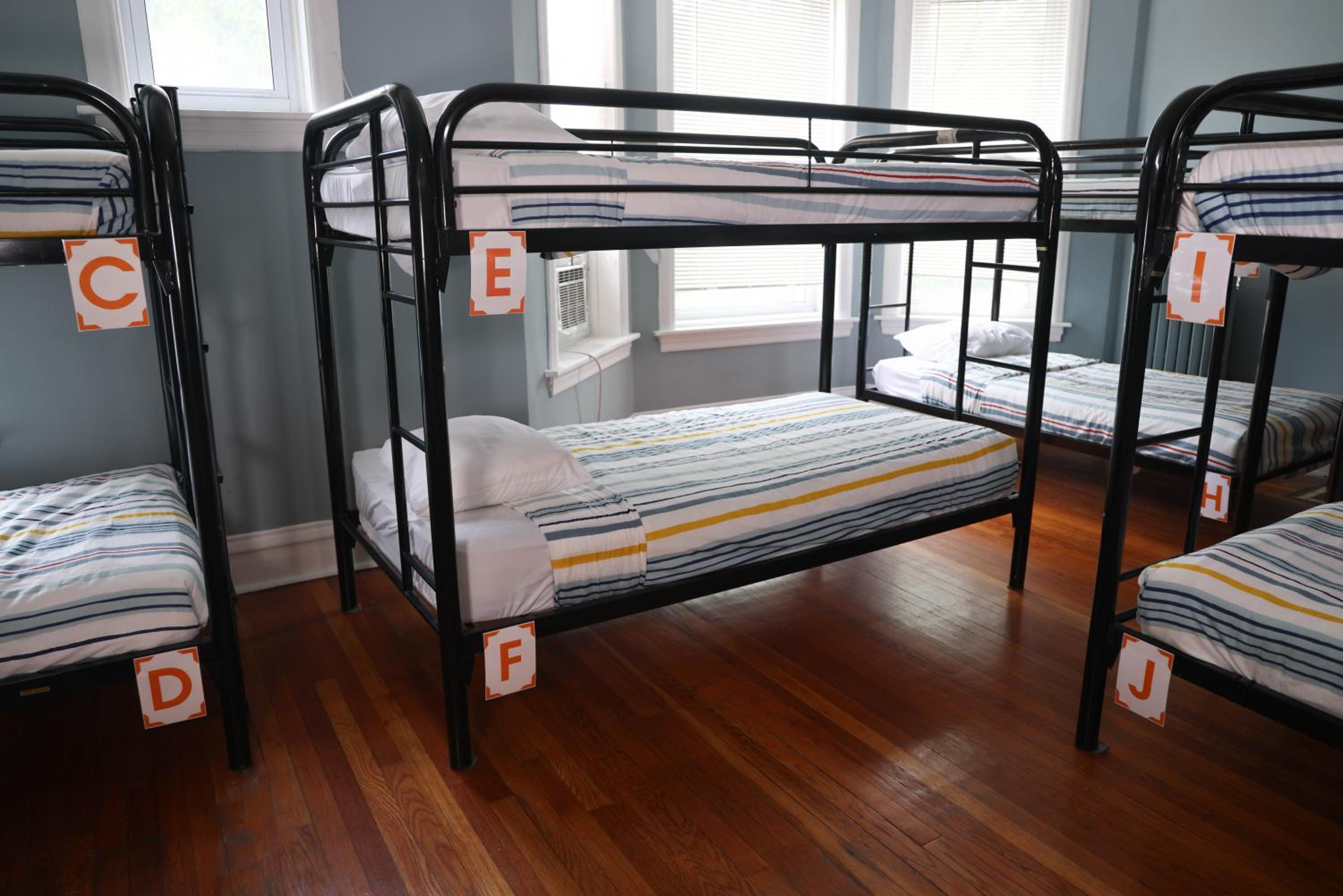 Wrigley Hostel - Chicago