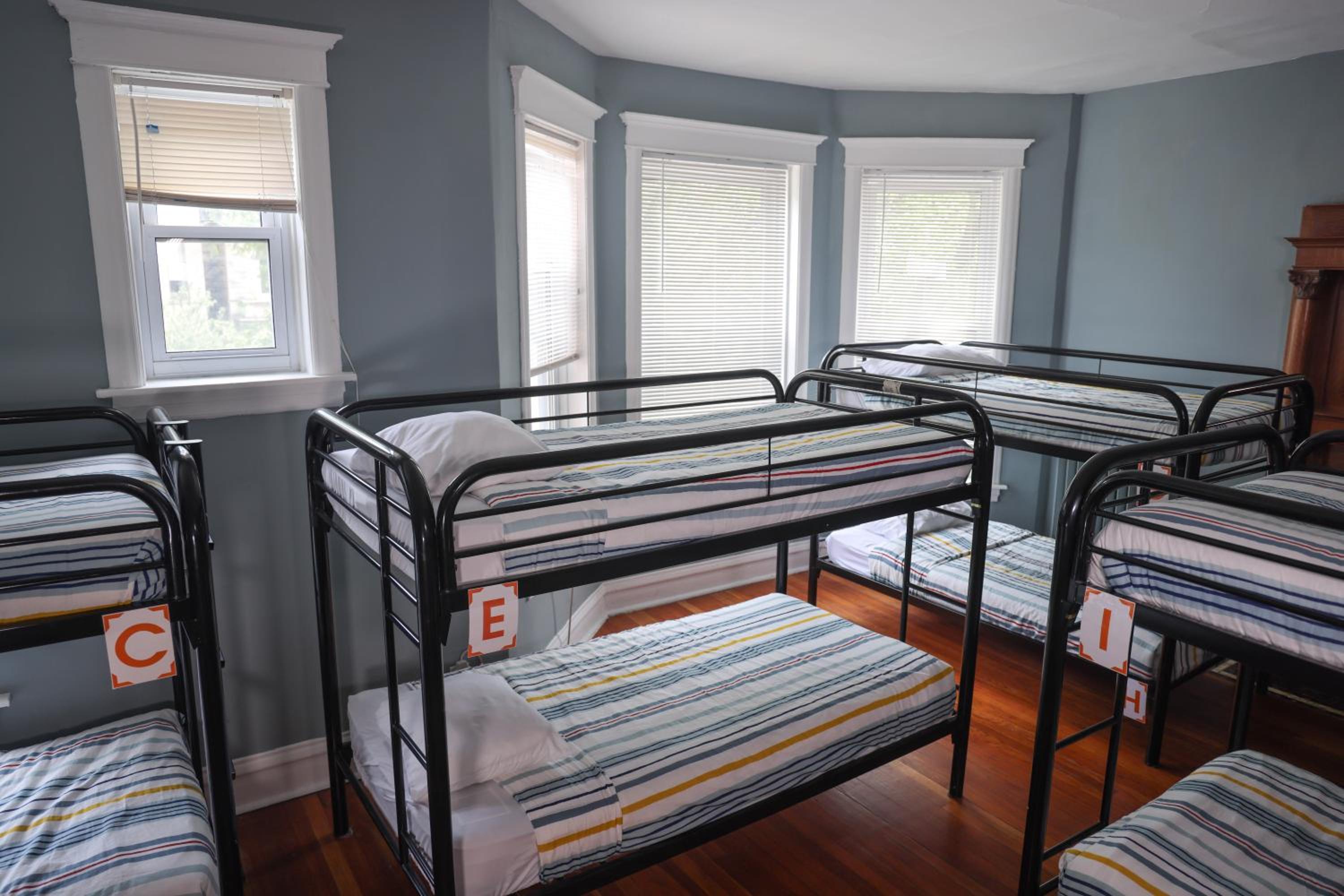 Wrigley Hostel - Chicago
