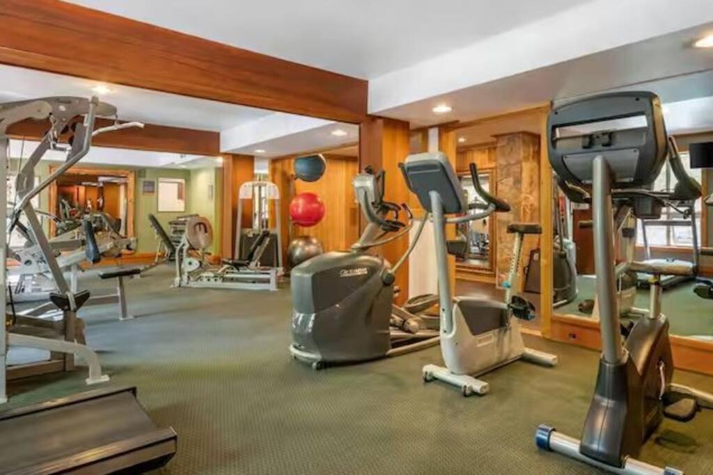 The Refuge Whistler - Ski unit Inside Hilton Grand Vacations, managed by HGVBO