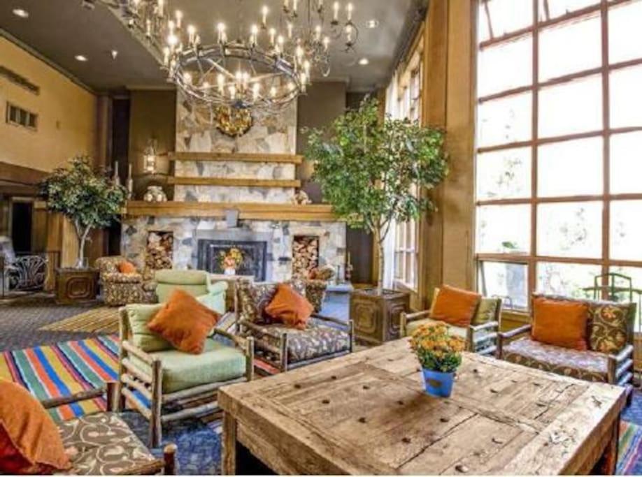 The Refuge Whistler - Ski unit Inside Hilton Grand Vacations, managed by HGVBO