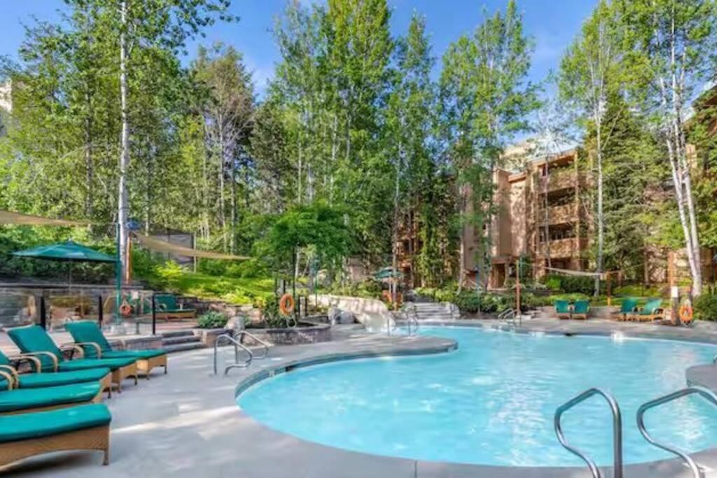 The Refuge Whistler - Ski unit Inside Hilton Grand Vacations, managed by HGVBO