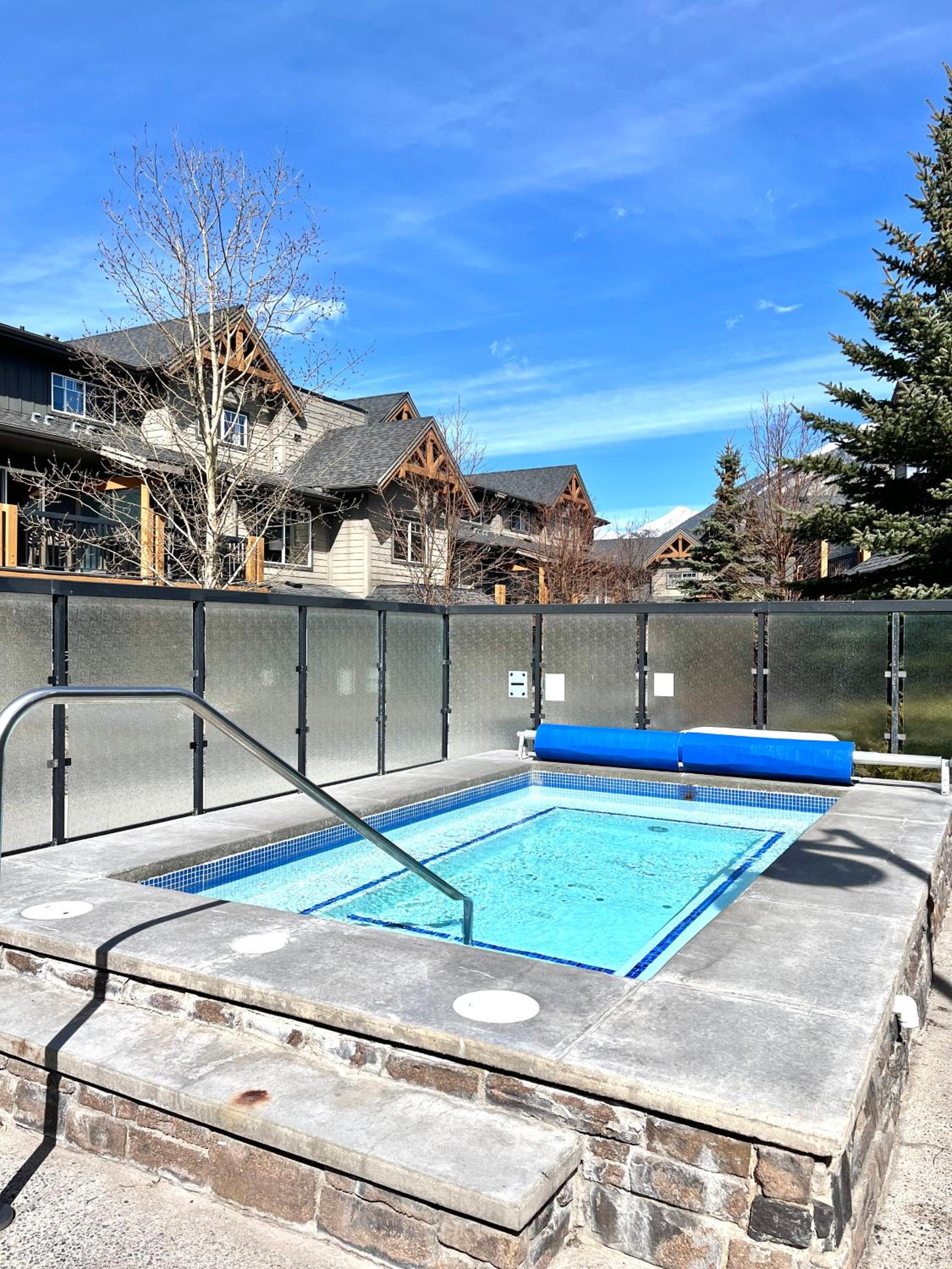 Perfect family 2-bed Condo with hot tub