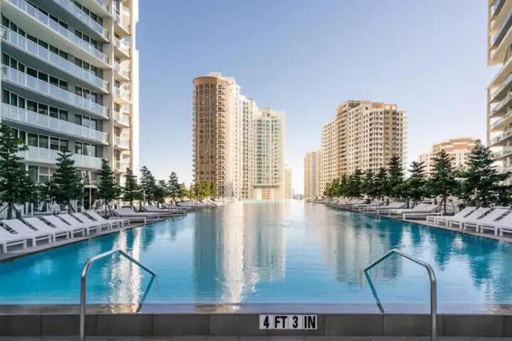 Downtown Brickell- FREE Pool -GYM- SPA