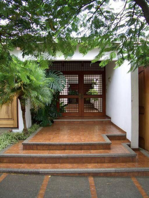 Hermosa Habitación privada en la Sabana, San Jose