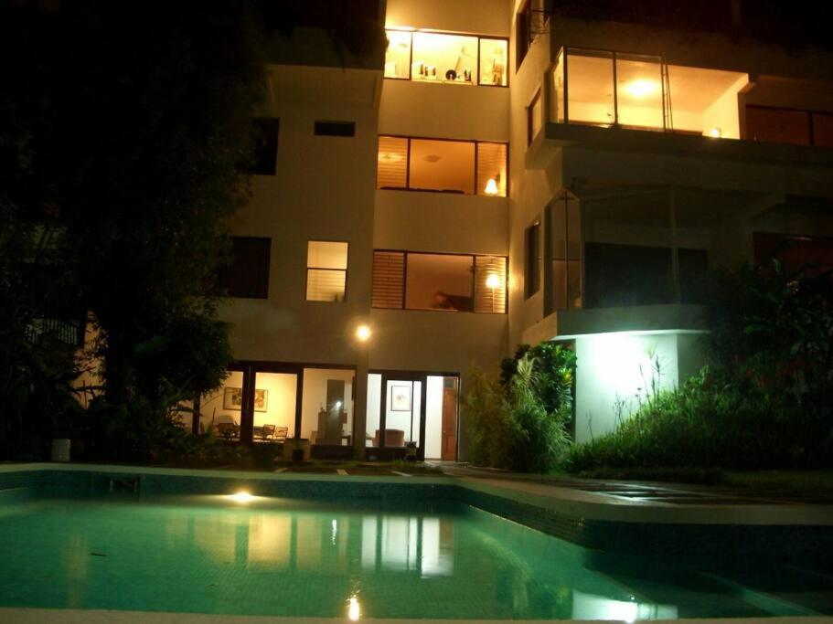 Hermosa Habitación privada en la Sabana, San Jose