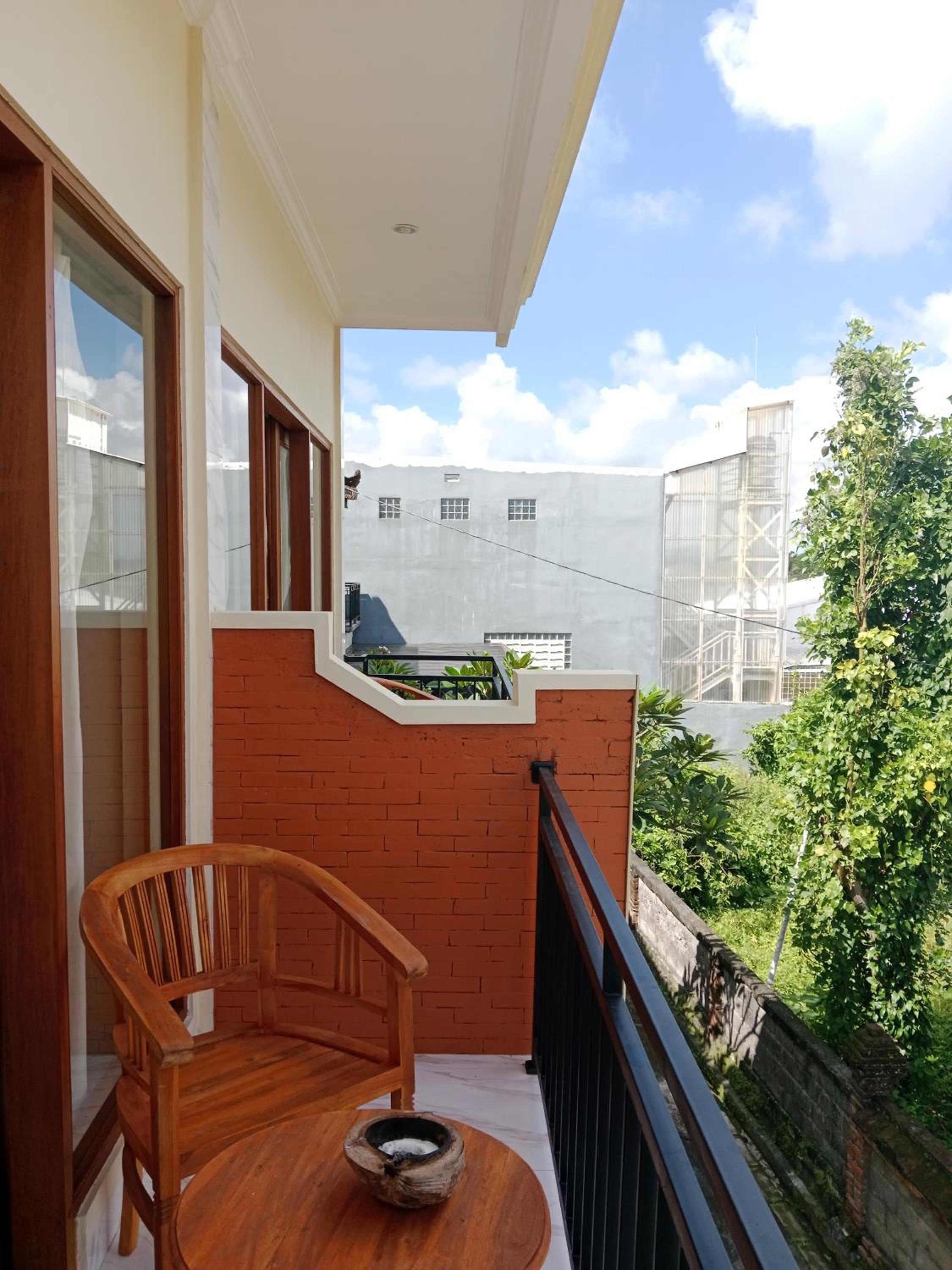 SUNRISE HOUSE