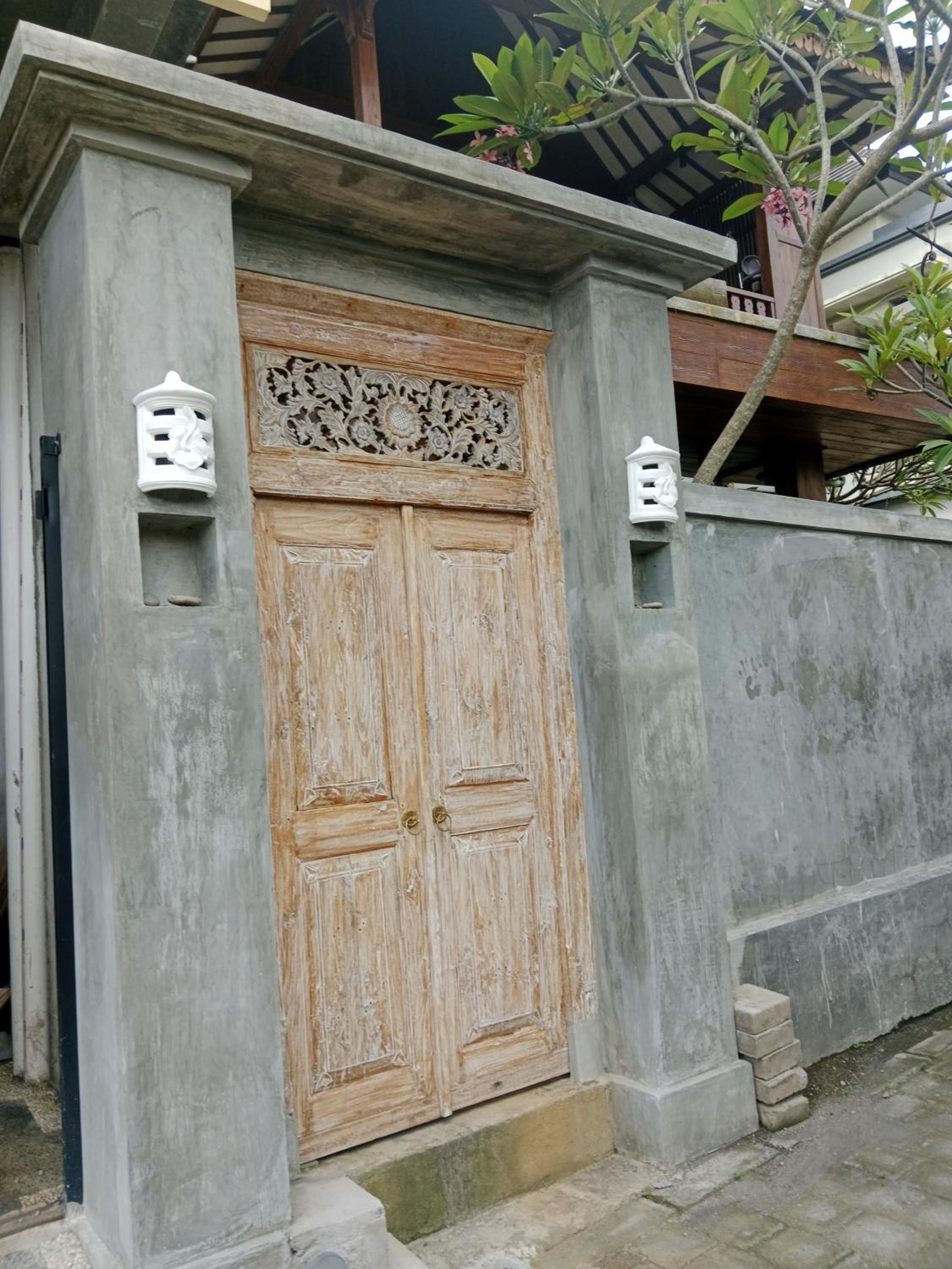 SUNRISE HOUSE