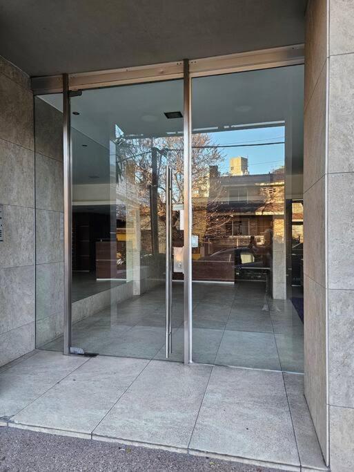 Fantastic spot: Studio w/parking 2 blocks to World Trade Center, 3 to beach view 3