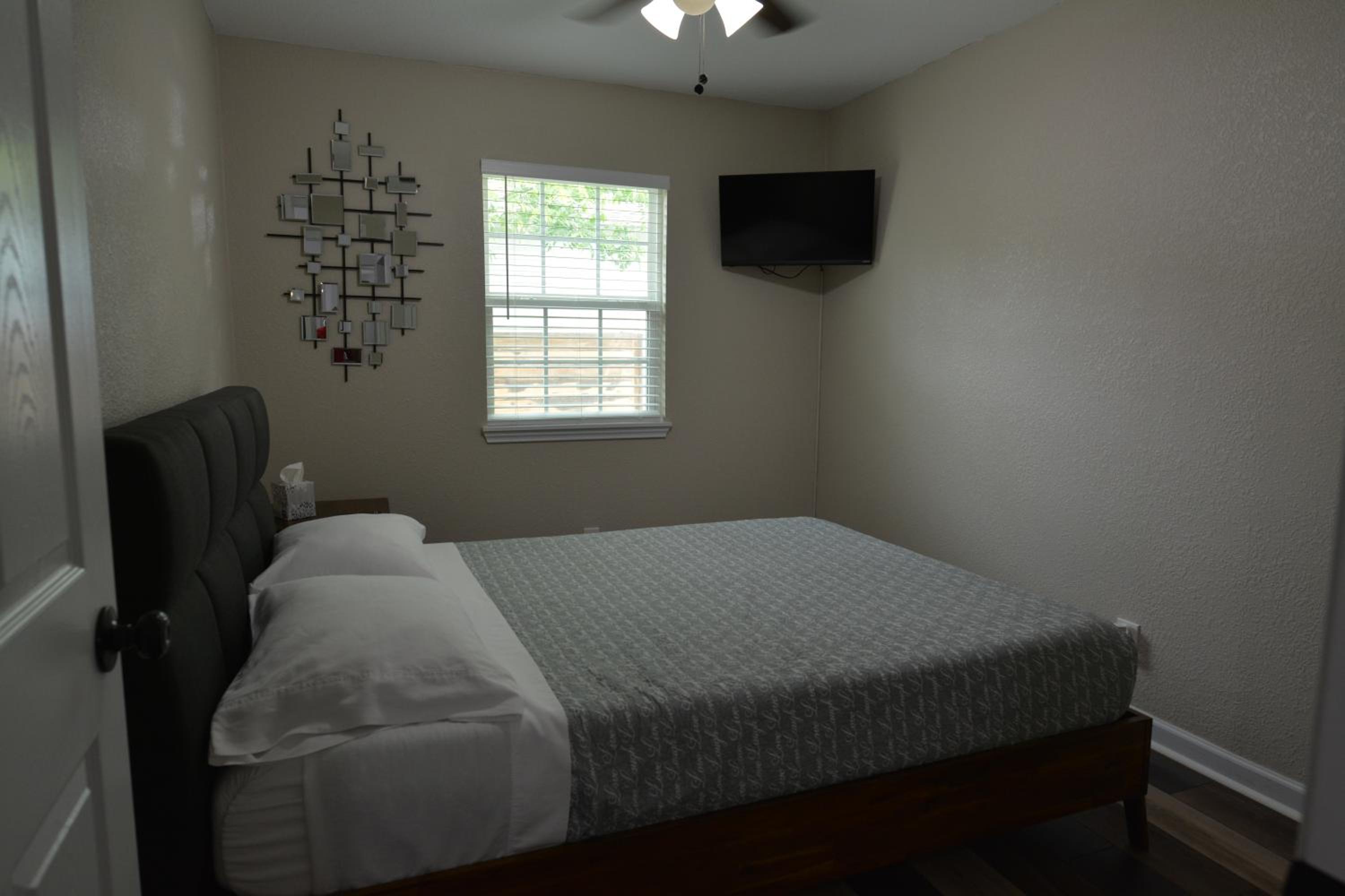 Duplex house 2214 Pine Street view 3