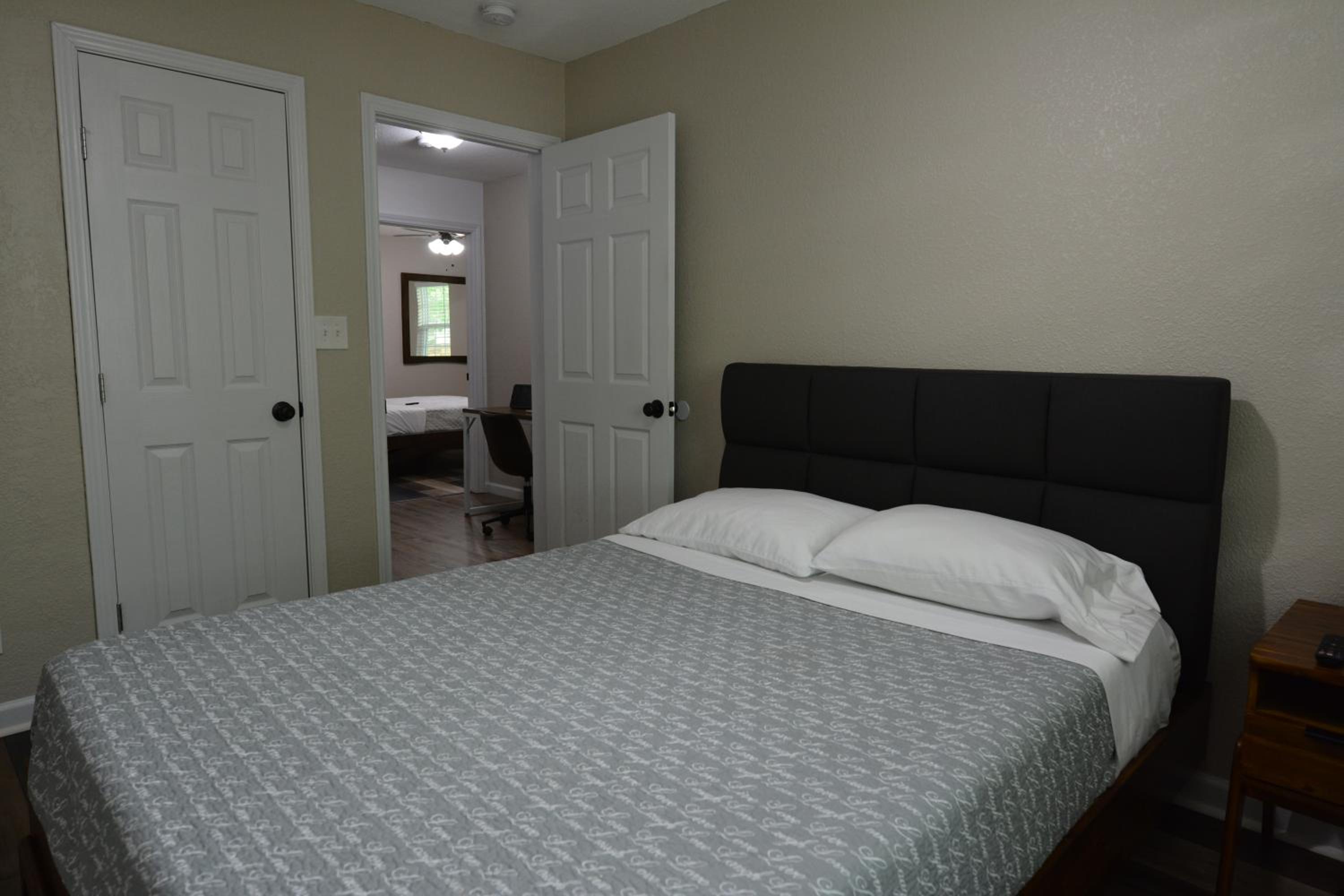 Duplex house 2214 Pine Street view 5