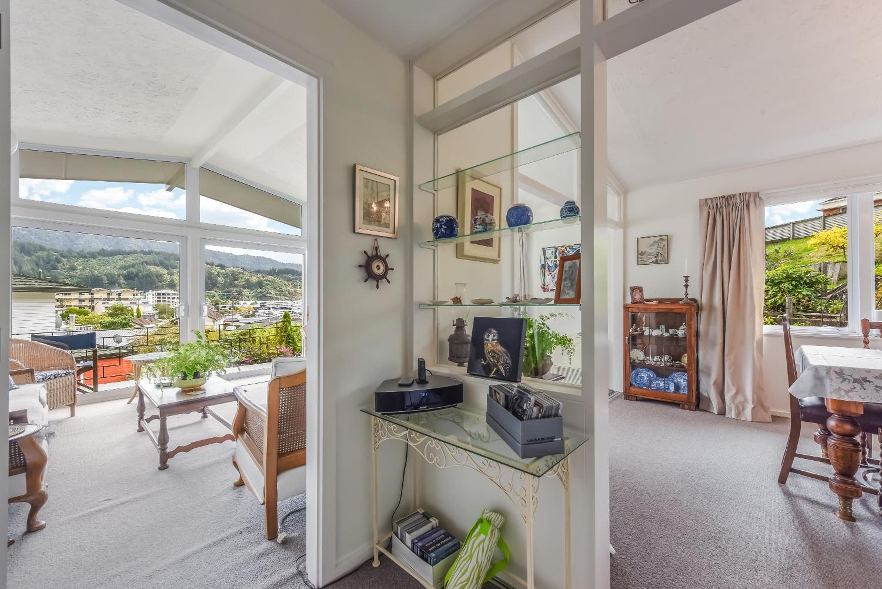 Sunny Seaview House 5 minute walk to town view 5