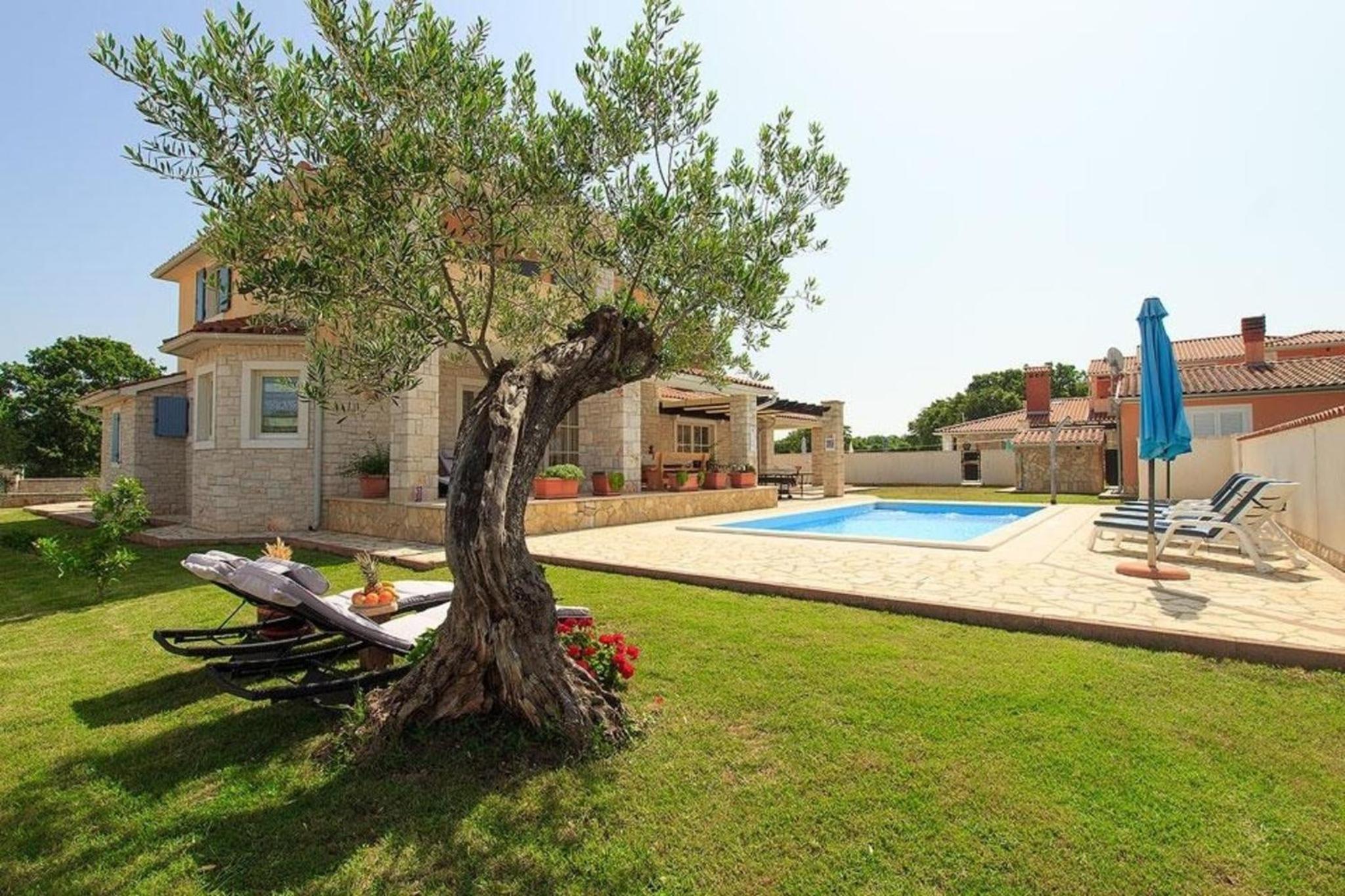 Ferienhaus mit Privatpool für 9 Personen ca 200 qm in Gajana, Istrien Istrische Riviera view 3