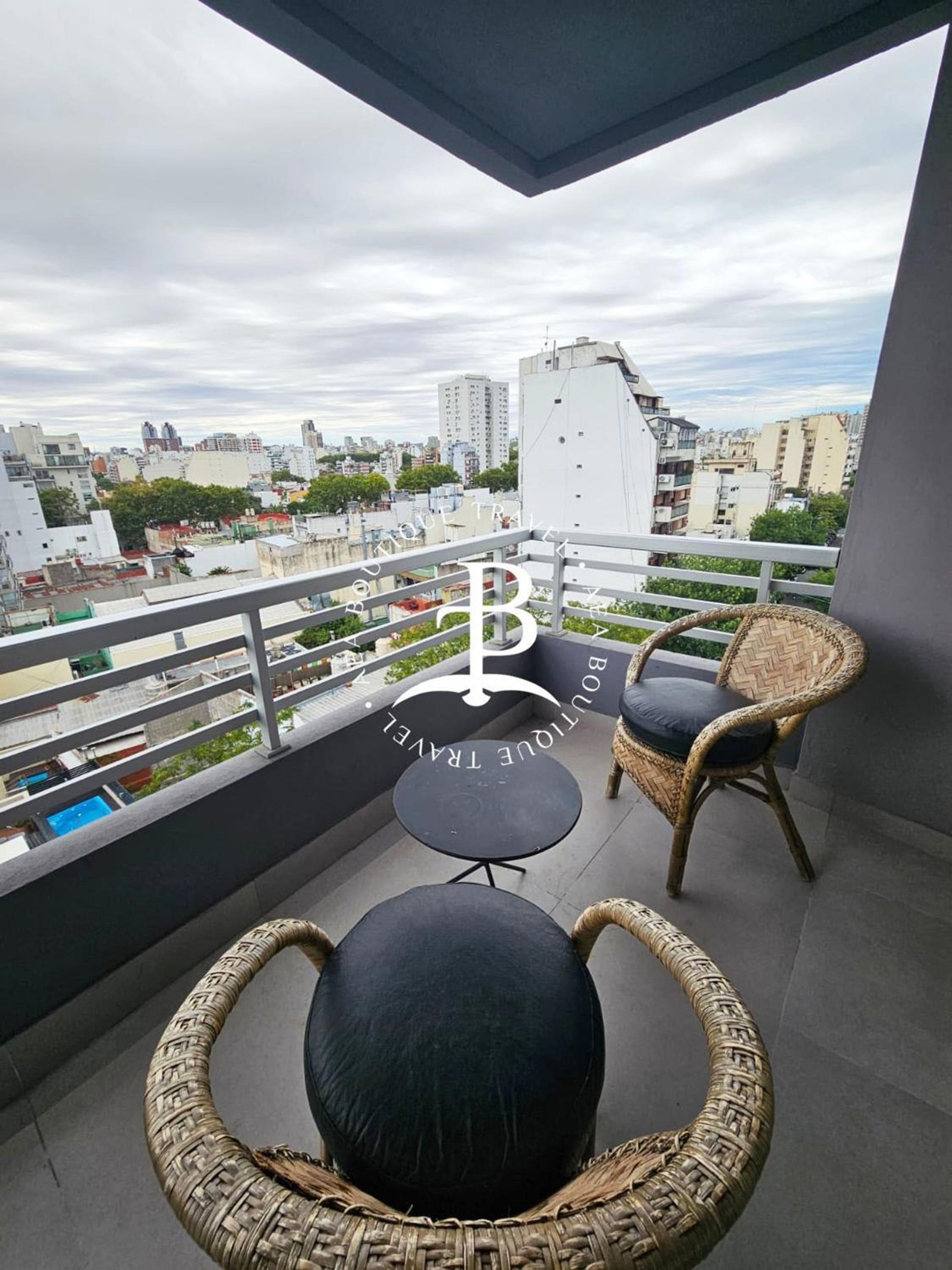 CORNER 03-: Soho, balcón e increíbles servicios.