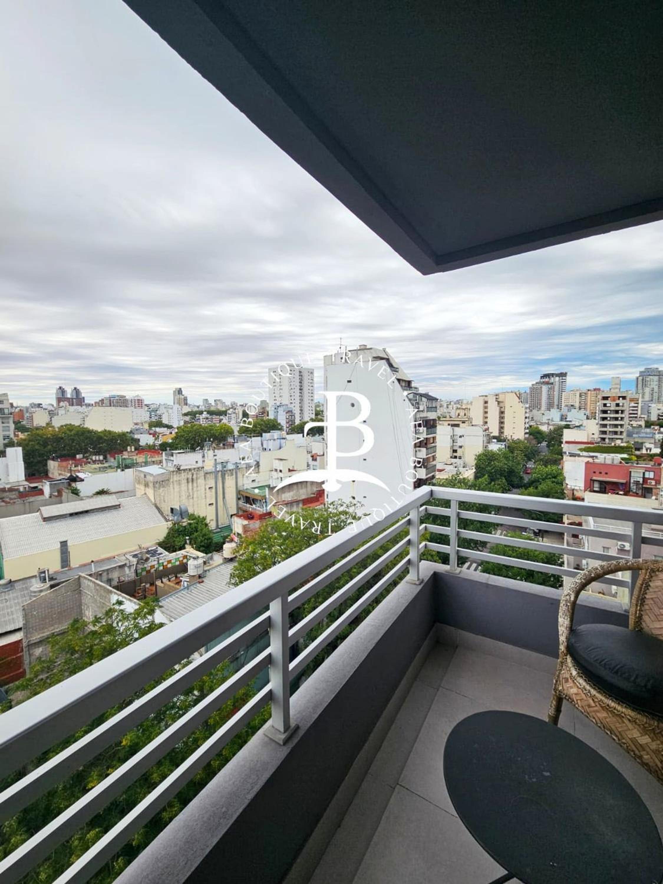 CORNER 03-: Soho, balcón e increíbles servicios.