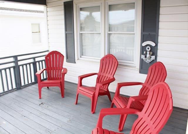 Family - Johnsons Lair- Approx 476 Feet to the Beach view 3