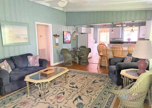 Family - Johnsons Lair- Approx 476 Feet to the Beach view 4