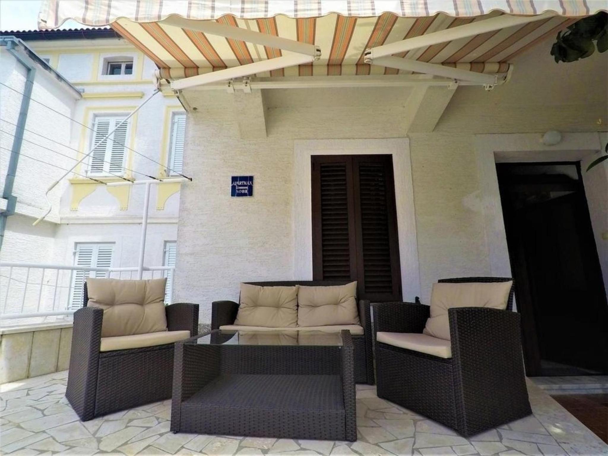 Schönes Appartement Mit Terrasse view 2