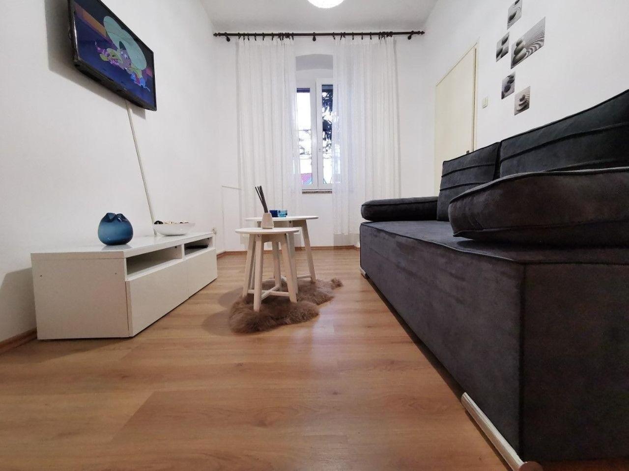 Schönes Appartement Mit Terrasse view 5