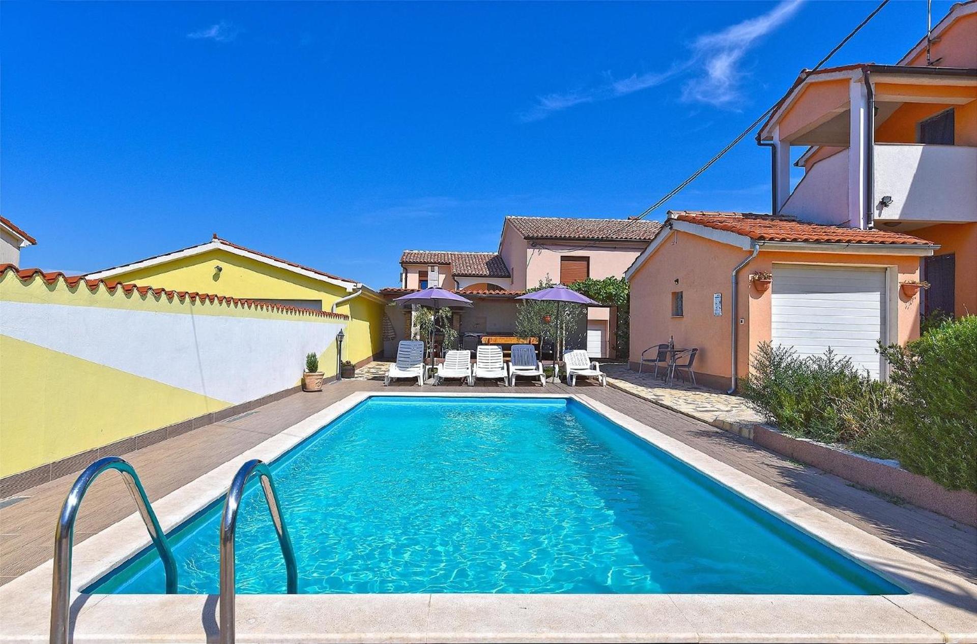 Ferienhaus mit Privatpool für 16 Personen ca 200 qm in Galižana, Istrien Istrische Riviera view 2