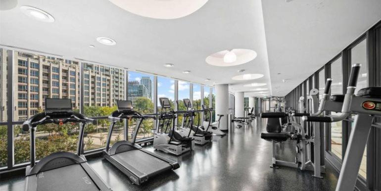 Luxury Suites Steps to CN Tower - Lock in 4 Weeks Enjoy Half OFF