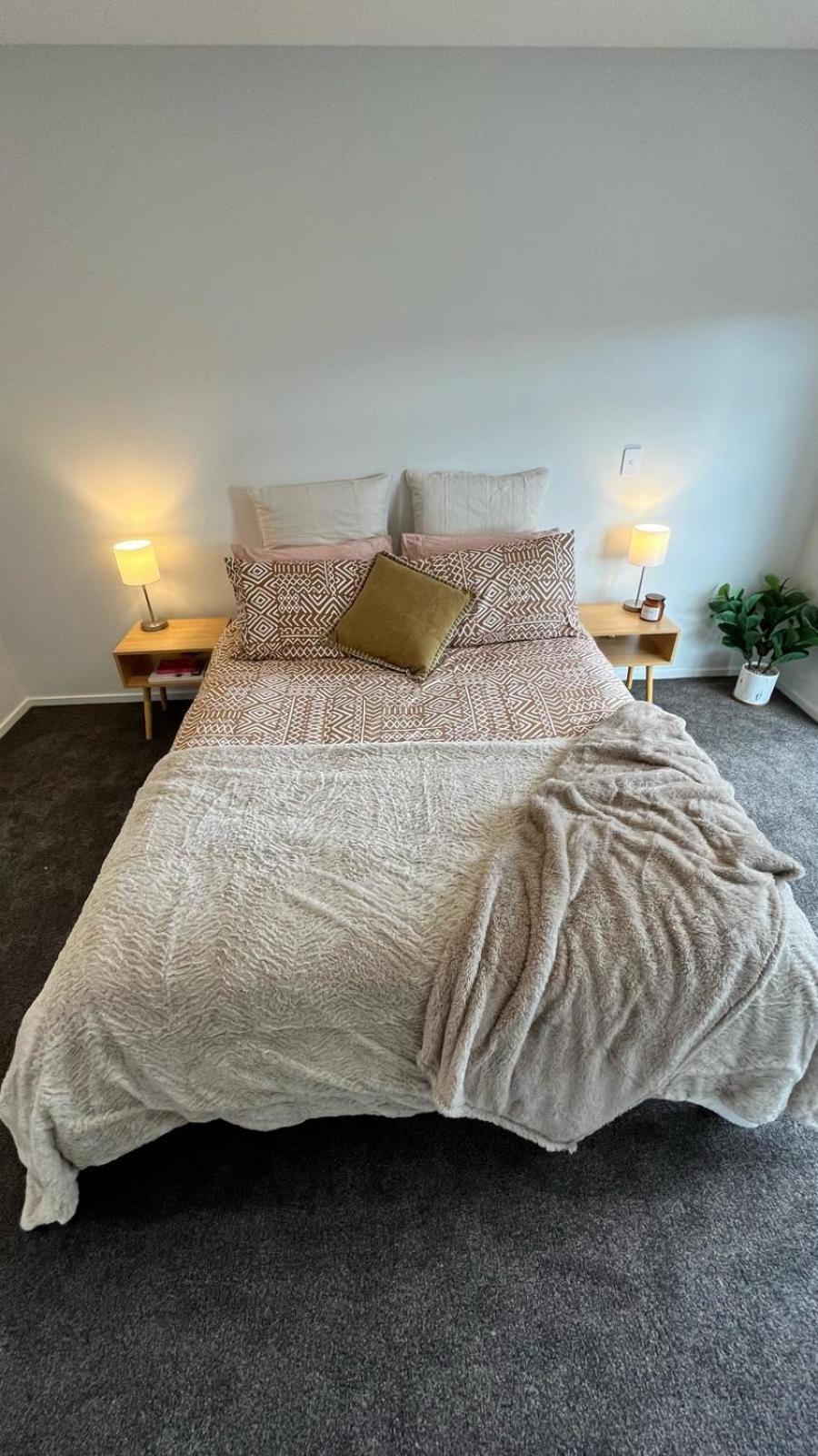 CBD Luxury 2 Bedroom Retreat view 5